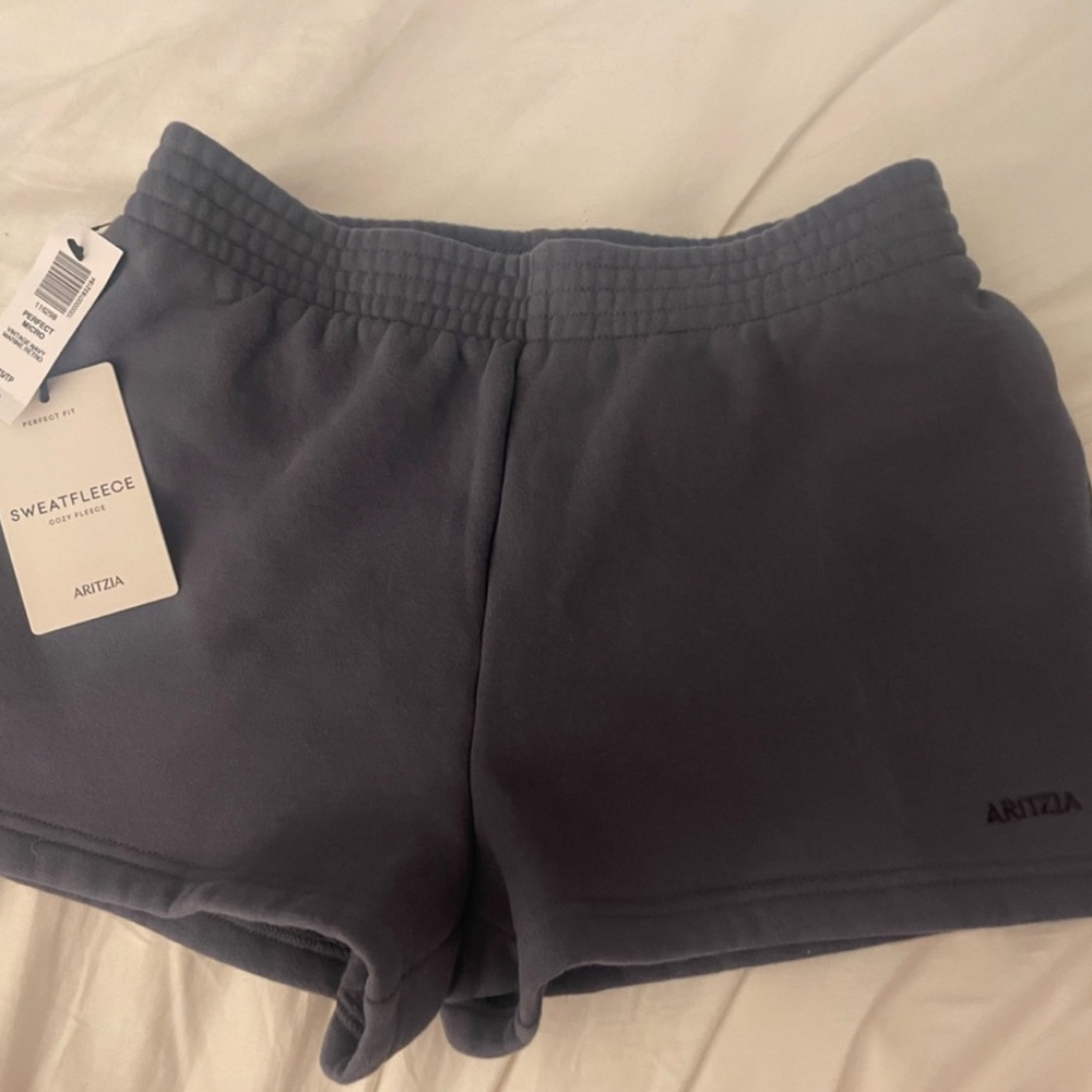 Aritzia Women's Sweatfleece Shorts - vintage navy